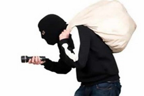 چگونه امنیت منزل خود را بالا ببریم؟ روشن کردن اطراف خانه 